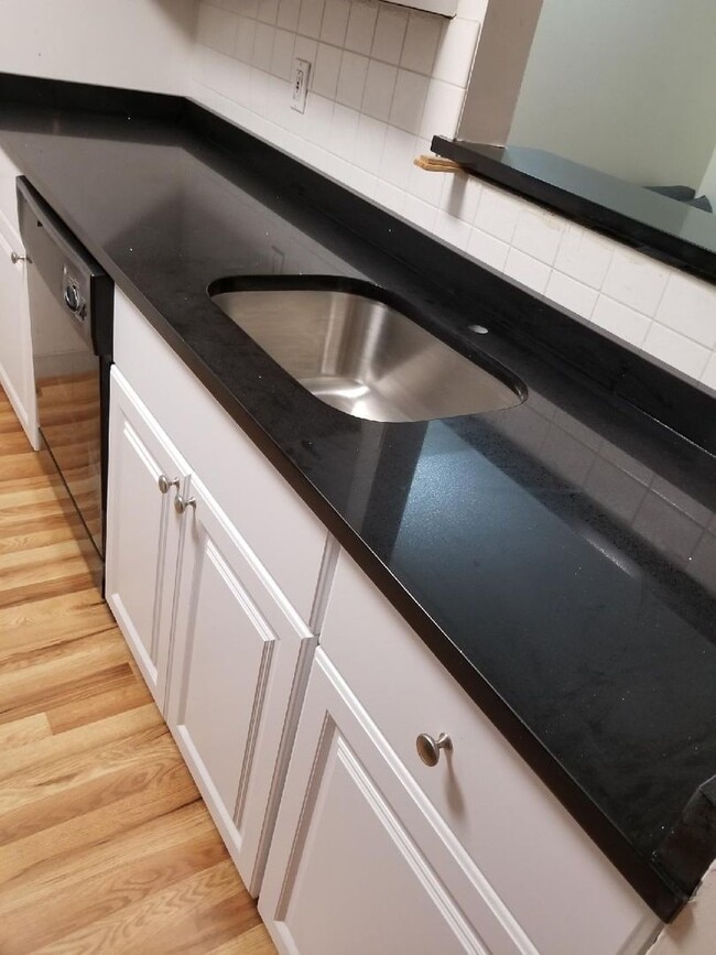 Building Photo - Perfect 1Bed for 8/1 near, B, C, D Lines! Spacious w/ Central A/C, Heat/HW Included! Elevator in ...