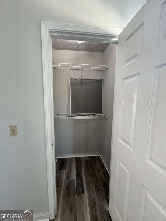 Building Photo - 75 Davis Mill Ct