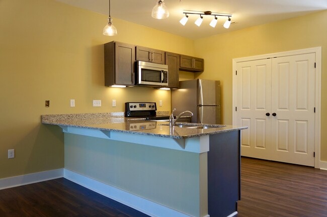 Building Photo - 131 N Franklin Ave