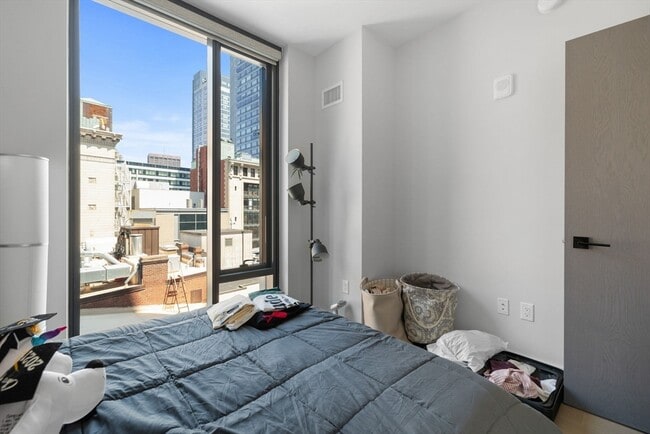 Building Photo - 55 Lagrange St