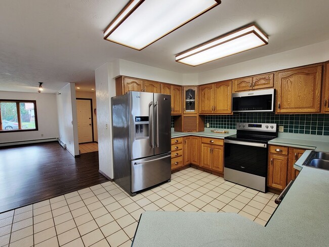 Building Photo - Pet-Friendly Rental with Fenced Yard & Bon...