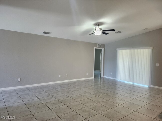 Building Photo - 2718 5th St SW