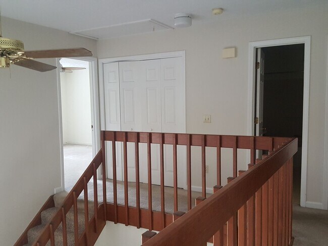 Building Photo - 113 Silverleaf Ln
