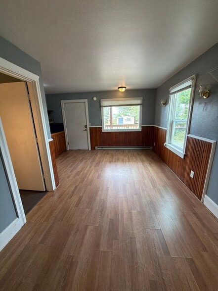 Building Photo - 430 S Holladay Dr