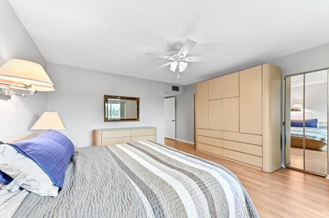 Building Photo - 6768 10th Ave N