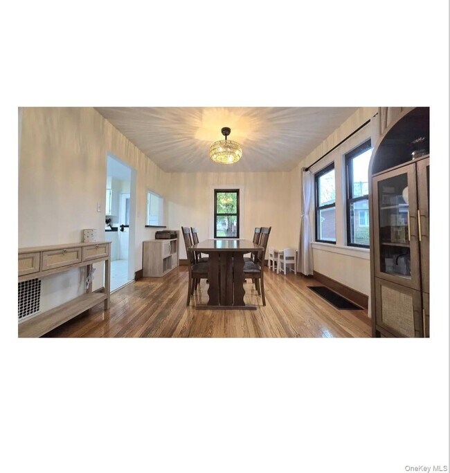 Building Photo - 11 Barteau St