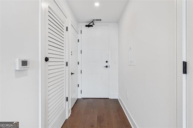 Building Photo - 788 West Marietta St NW