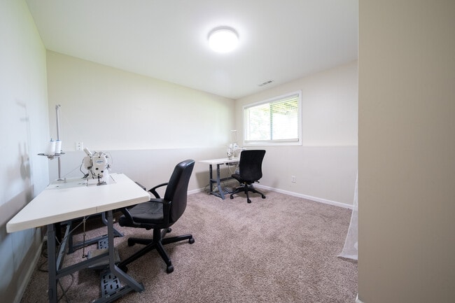 Building Photo - 15709 Chalet Ct