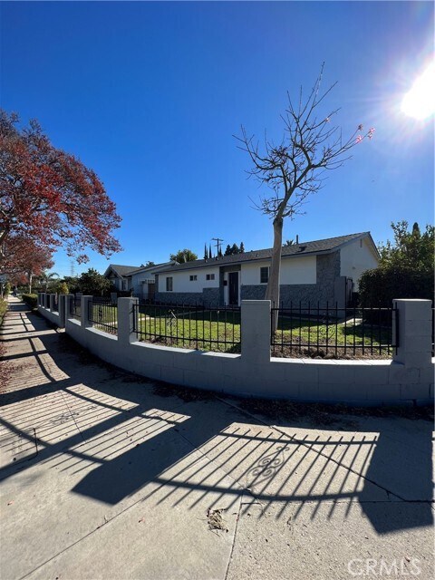 Primary Photo - 16152 Rinaldi St