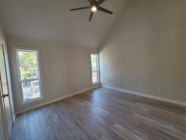 Building Photo - 104 W 35th St