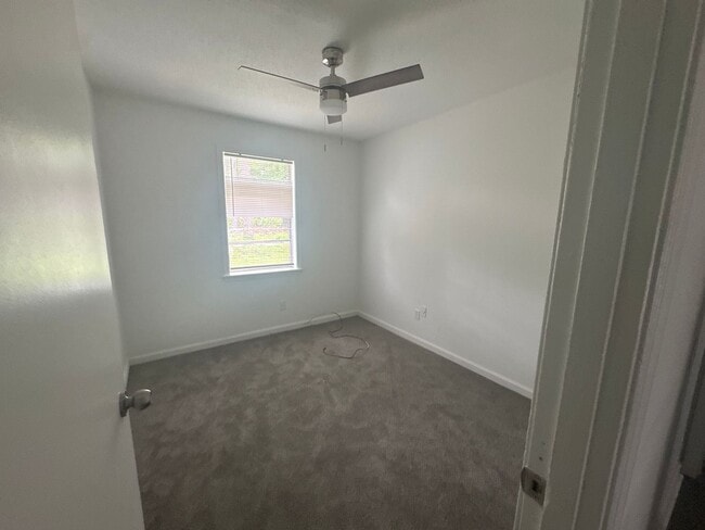 Building Photo - Updated Home Located off Deans Bridge Rd! ...