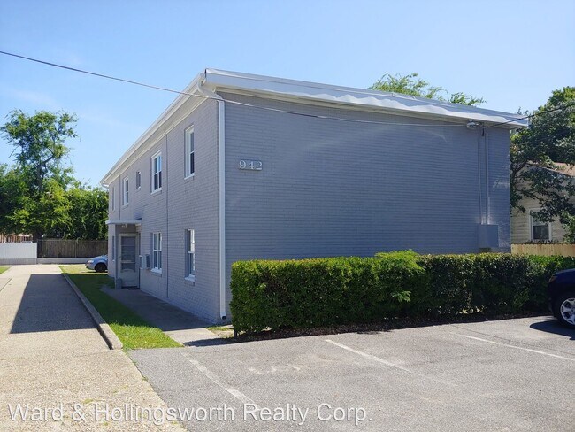 Primary Photo - 2 br, 1 bath House - 942 Little Bay Avenue #4