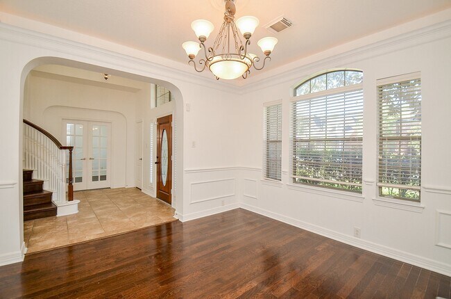 Building Photo - 5615 Bent Arbor Ln