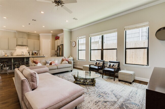 Building Photo - 4014 Woodhead St