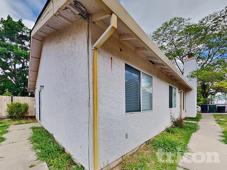 Building Photo - 7726 Robinette Rd