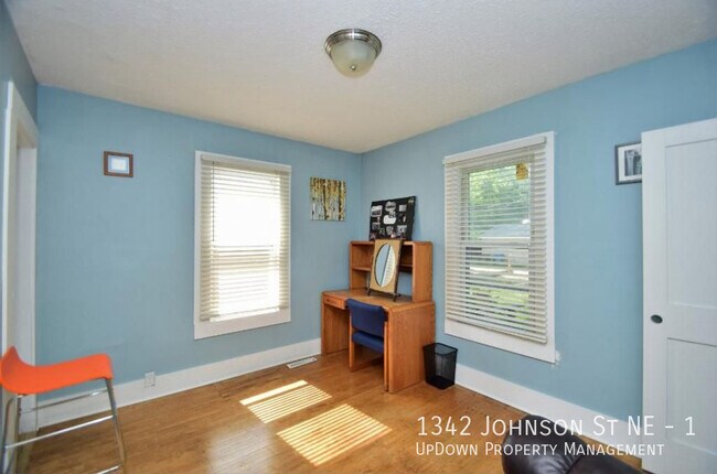 Building Photo - 1342 Johnson St NE