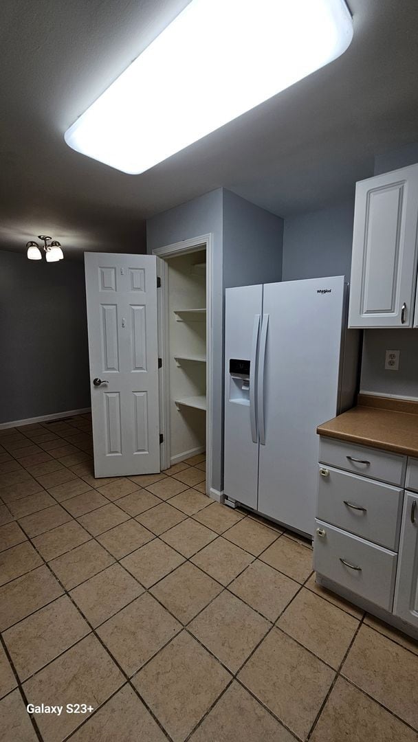 Building Photo - 3 bedroom with fenced yard