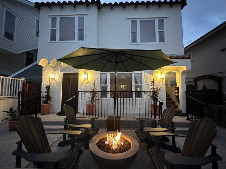 Private Patio with fire pit and grill. - 726 Cohasset Ct