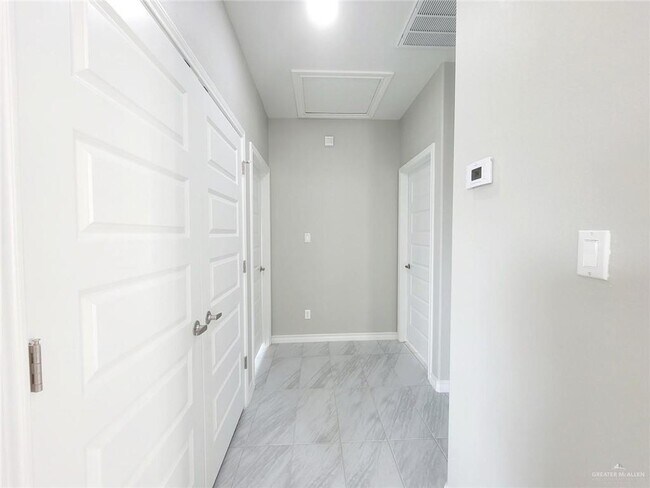 Building Photo - 12 Alta Vista Dr