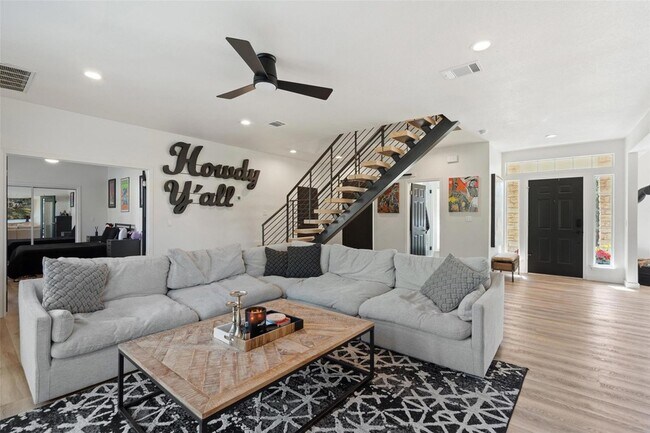 Building Photo - 310 Saddle Blanket Dr