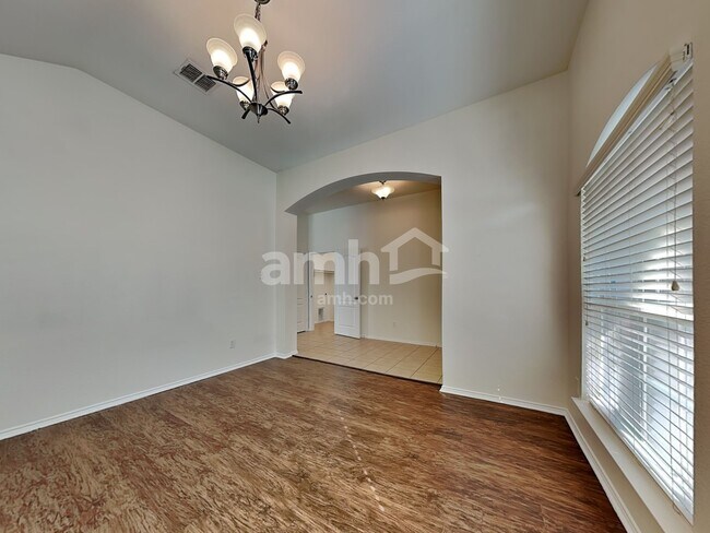 Building Photo - 1101 Johnson City Ave