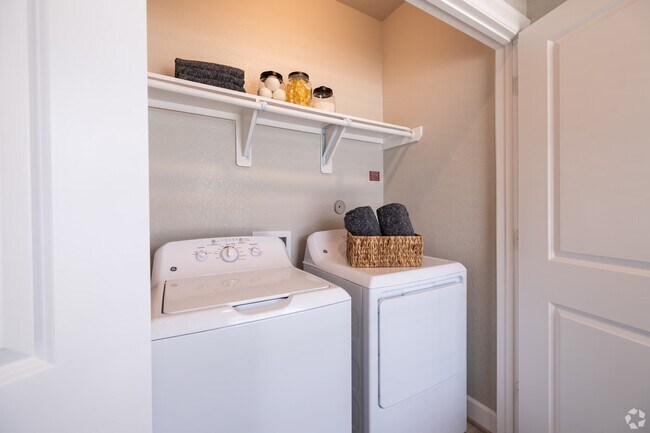 Building Photo - Live Rent-Free Up to 8 Weeks!