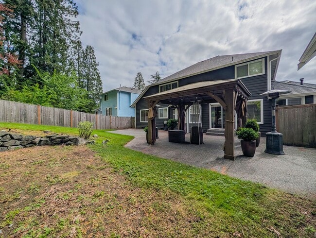 Building Photo - Modern and Elegant 3 Bed 2.5 Bath Home Featuring Luxury Finishes & 3-Car Garage!