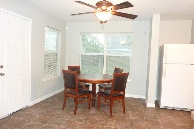 Building Photo - 2635 Skyview Grove Ct