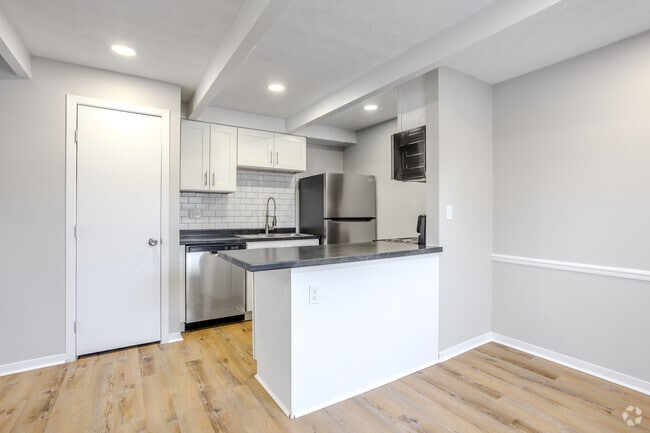 Interior Photo - Reynoldsburg Pointe
