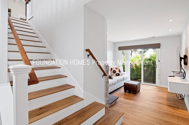 Building Photo - Upper Country Club Estate with Sweeping Vi...