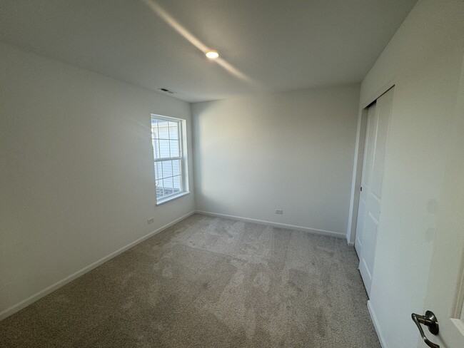 Building Photo - 2605 Dundee Dr