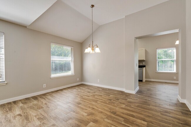 Building Photo - 1302 Crete Ln