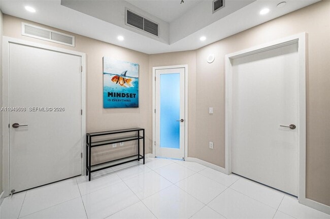 Building Photo - 851 NE 1st Ave