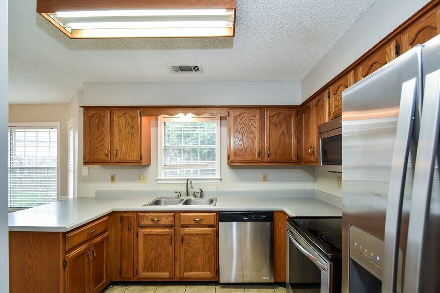 Building Photo - 7490 Overcreek Ln