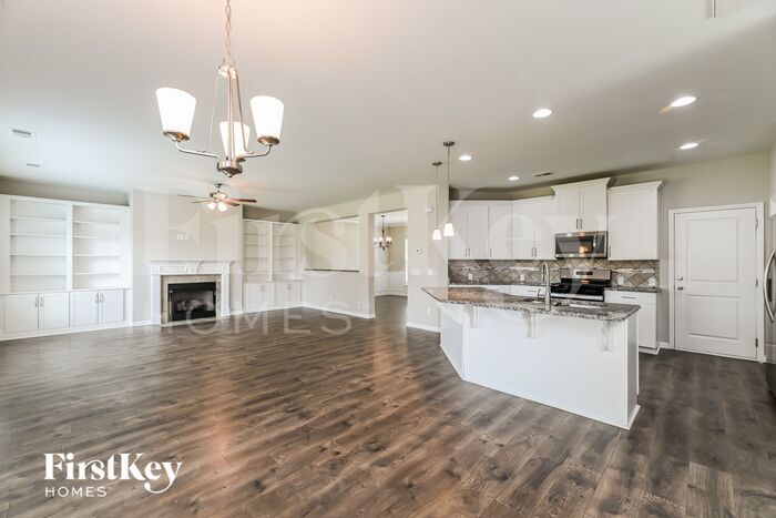 Building Photo - 409 Flat Rock Ln