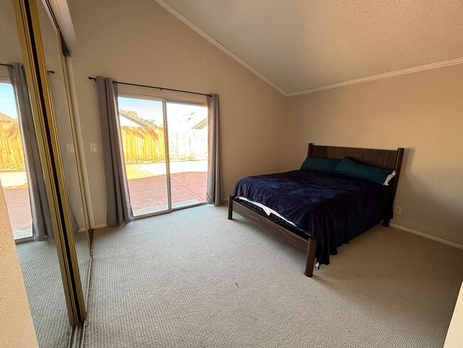 Building Photo - Single Story Palmdale Home