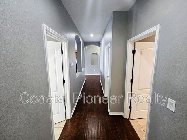 Building Photo - 1824 Mira Lago Cir
