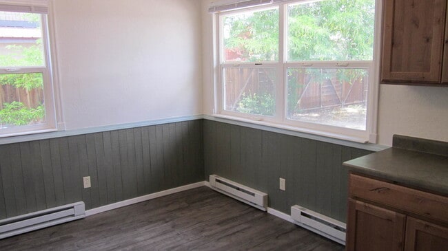 Building Photo - Newly Remodeled 3 Bedroom, 2 Bath Home on Montezuma Avenue