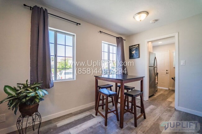 Building Photo - 4233 Swift Ave