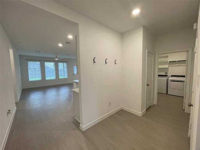Building Photo - 16503 Texas Palmetto Wy