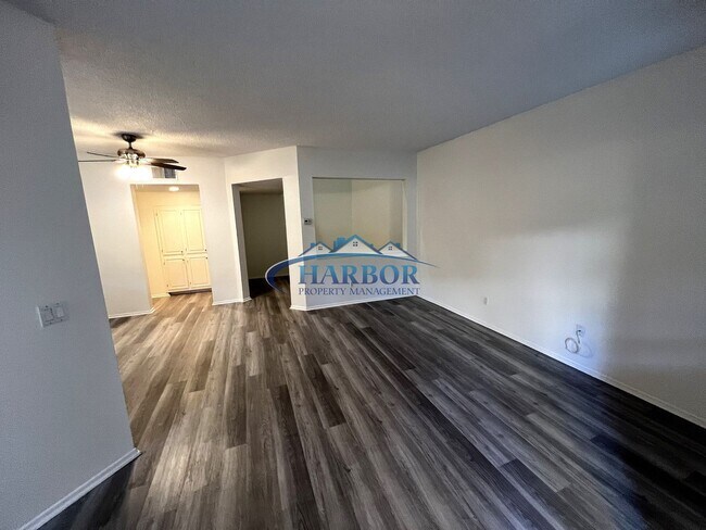 Building Photo - Beautiful San Pedro Condo 2 Bedroom 2.5 Bath