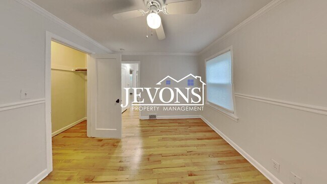 Building Photo - Beautiful single-family home in Seattle