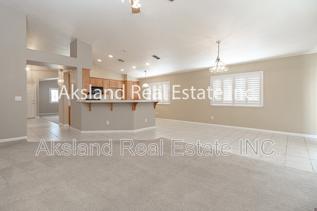 Building Photo - 1016 Schadeck St