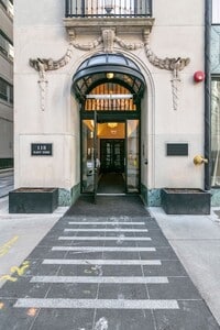 Building Photo - 118 E Erie St