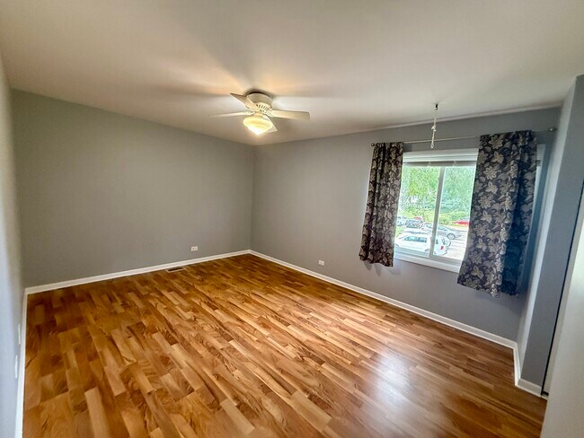 Building Photo - 3026 Roberts Dr