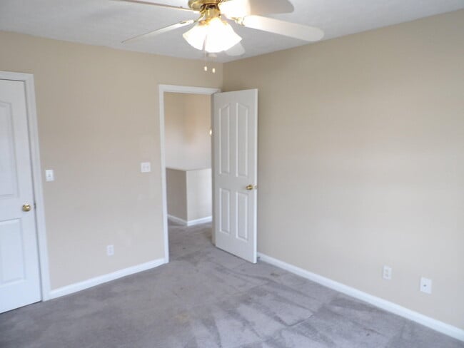 Building Photo - 344 Bypass Plaza Dr