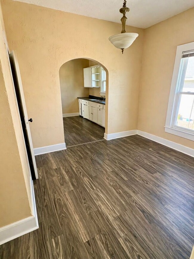 Building Photo - Spacious Home for Rent!