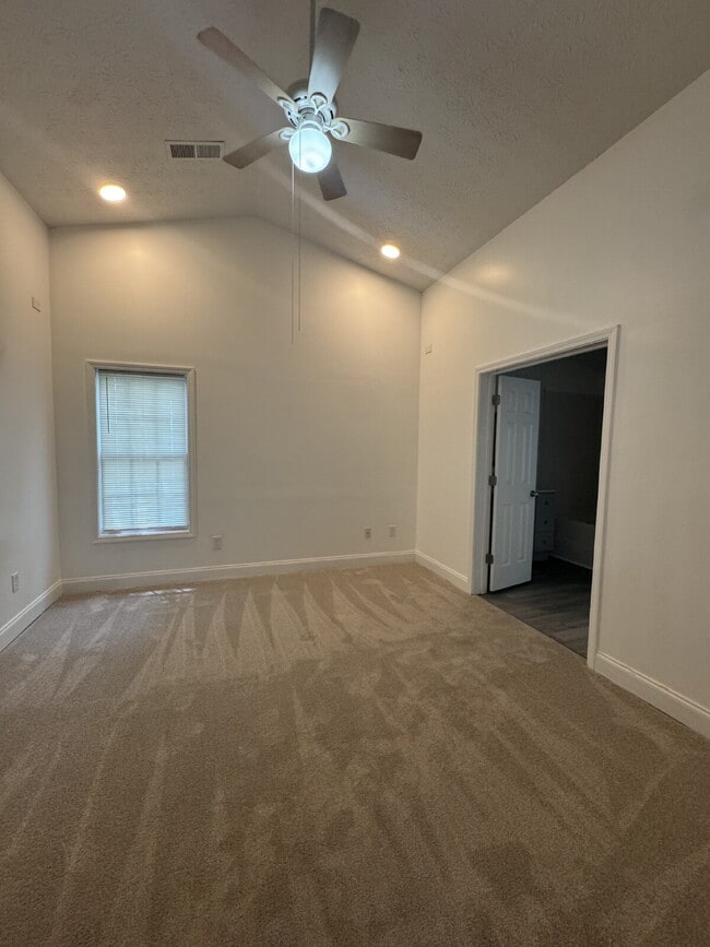 Building Photo - Brand New Rental Listing – Steps from Down...
