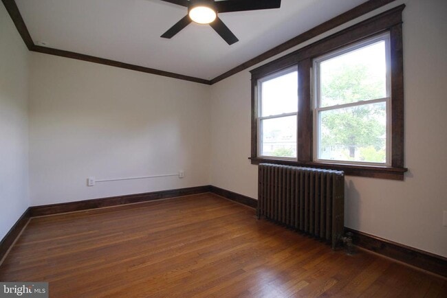 Building Photo - 2417 Otis St NE