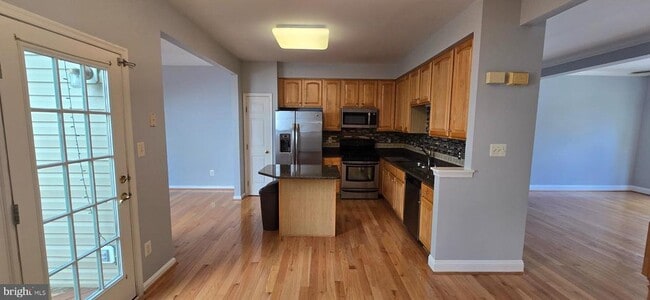 Building Photo - 47577 Sharpskin Island Square
